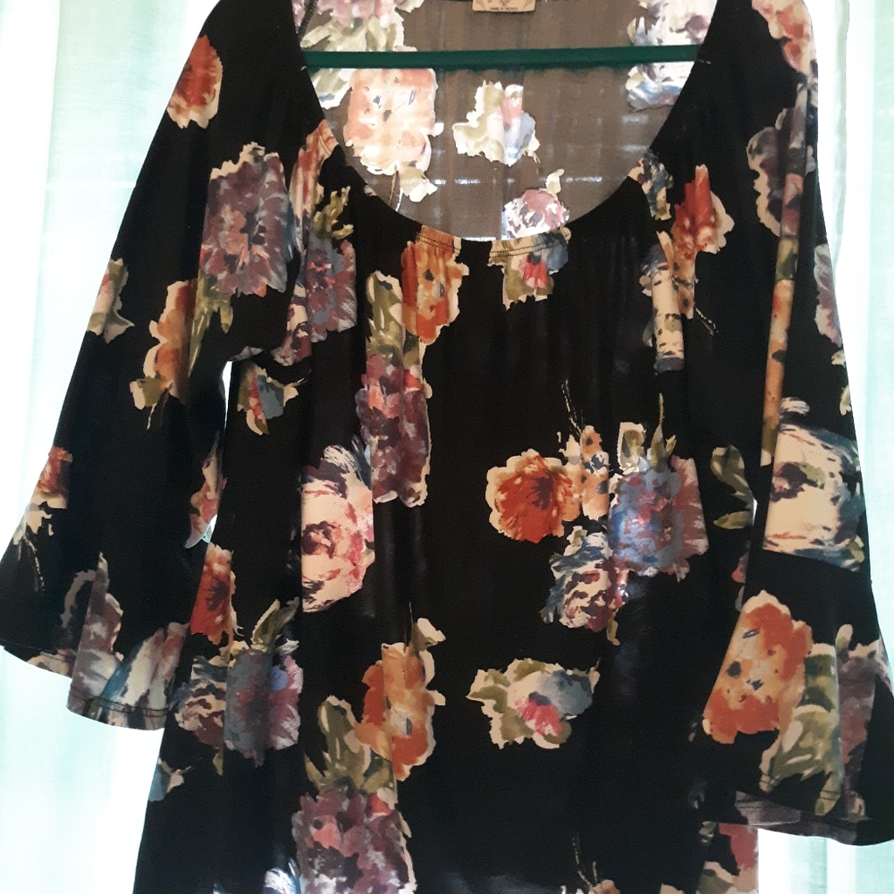 Women's Top sz 3